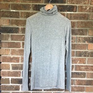 Grey tissue turtleneck